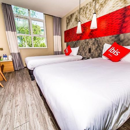 Ibis Chengdu Meizhou Center Экстерьер фото