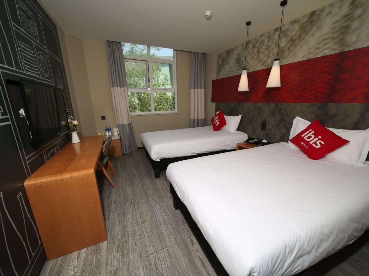 Ibis Chengdu Meizhou Center Экстерьер фото