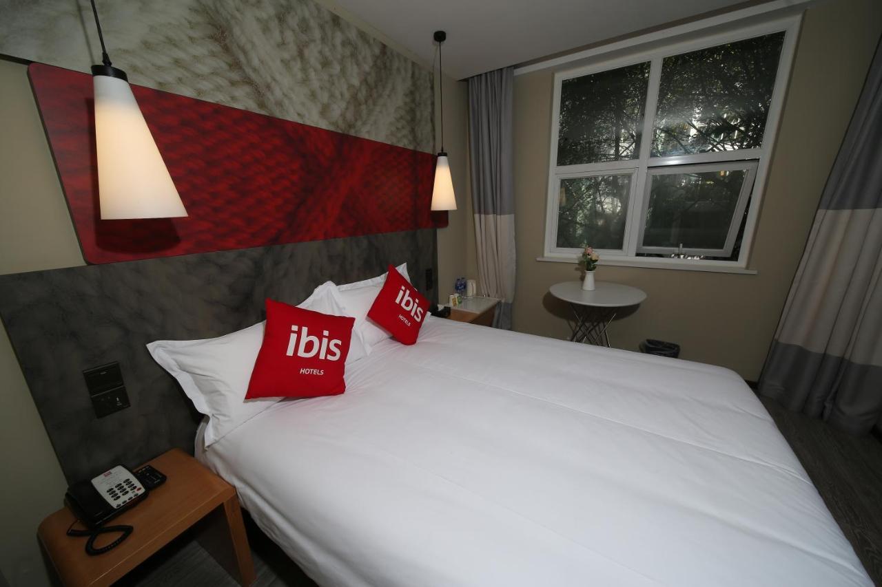 Ibis Chengdu Meizhou Center Экстерьер фото