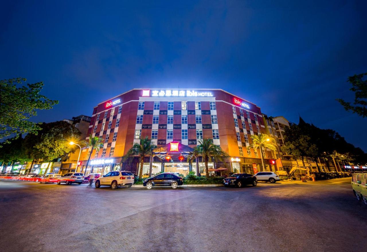 Ibis Chengdu Meizhou Center Экстерьер фото