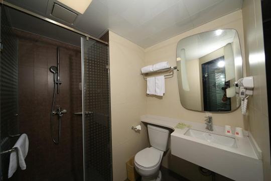 Ibis Chengdu Meizhou Center Экстерьер фото