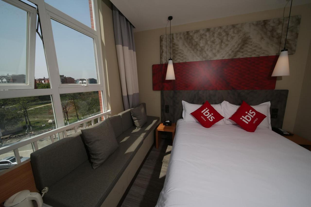Ibis Chengdu Meizhou Center Экстерьер фото