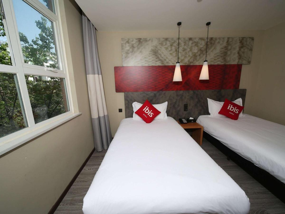 Ibis Chengdu Meizhou Center Экстерьер фото