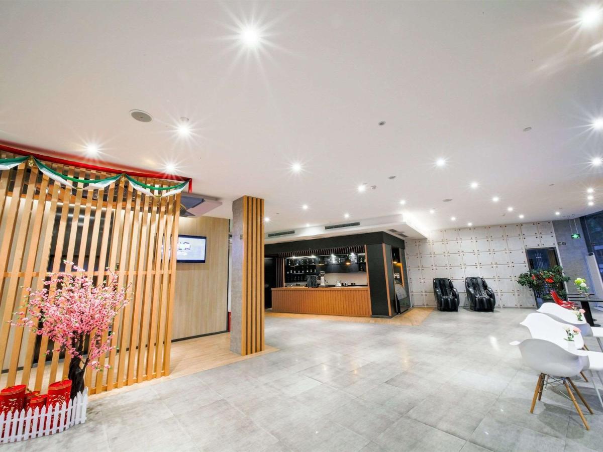Ibis Chengdu Meizhou Center Экстерьер фото